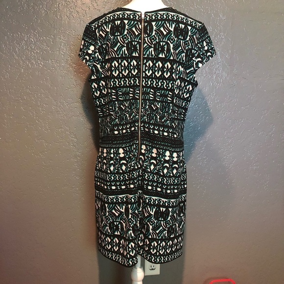 Indication dress - Picture 3 of 6